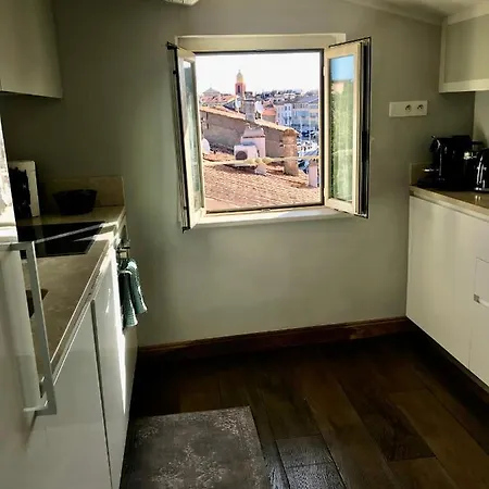Superbe De 4 Chambres, Centre Tropez, à 2 Pas Du Port *